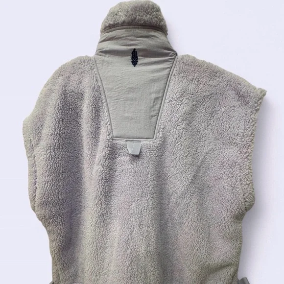 NWOT FREE PEOPLE Scout It Out Fleece Vest - Picture 8 of 8